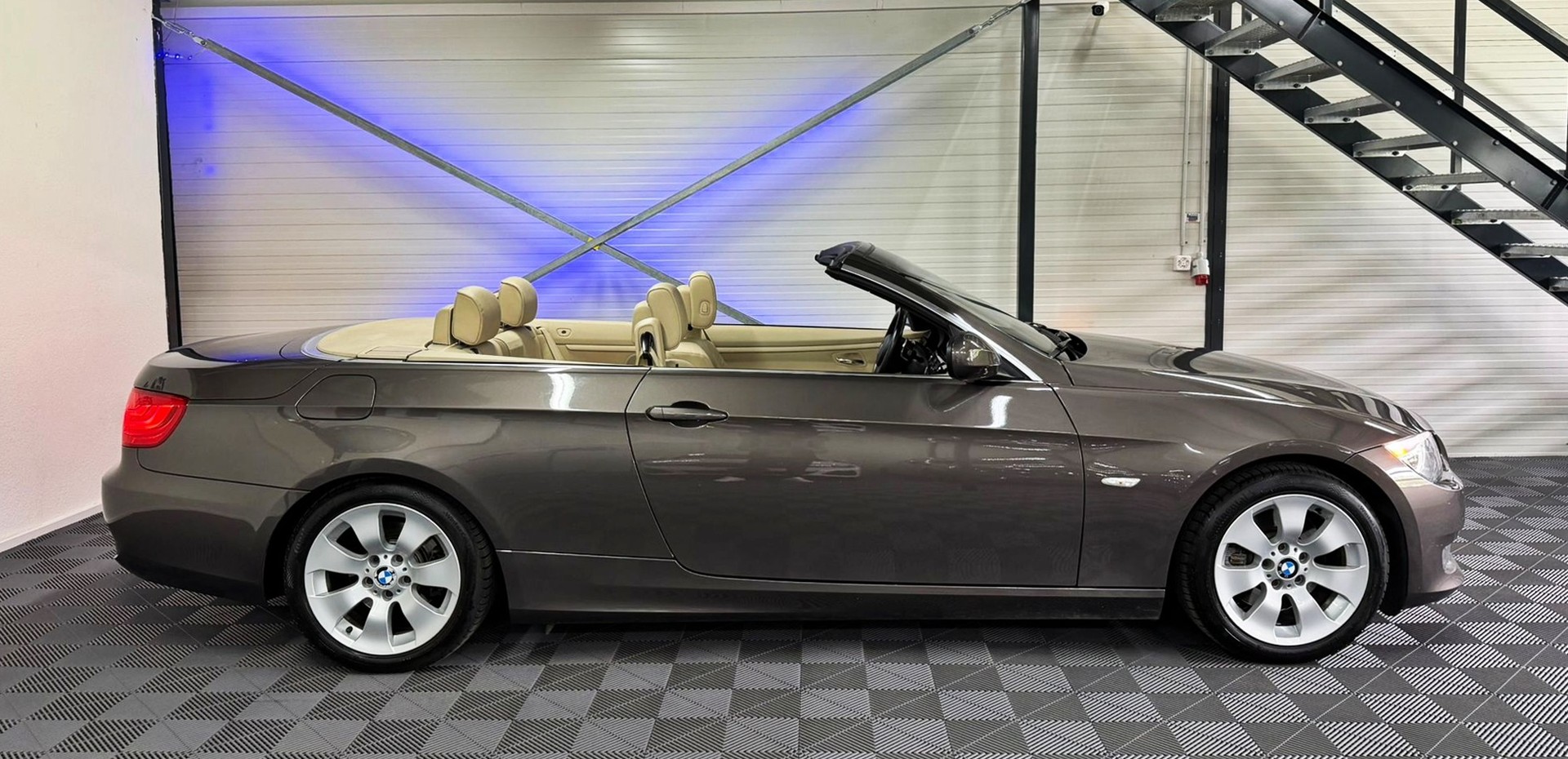 BMW 325i Cabriolet Steptronic-image-4