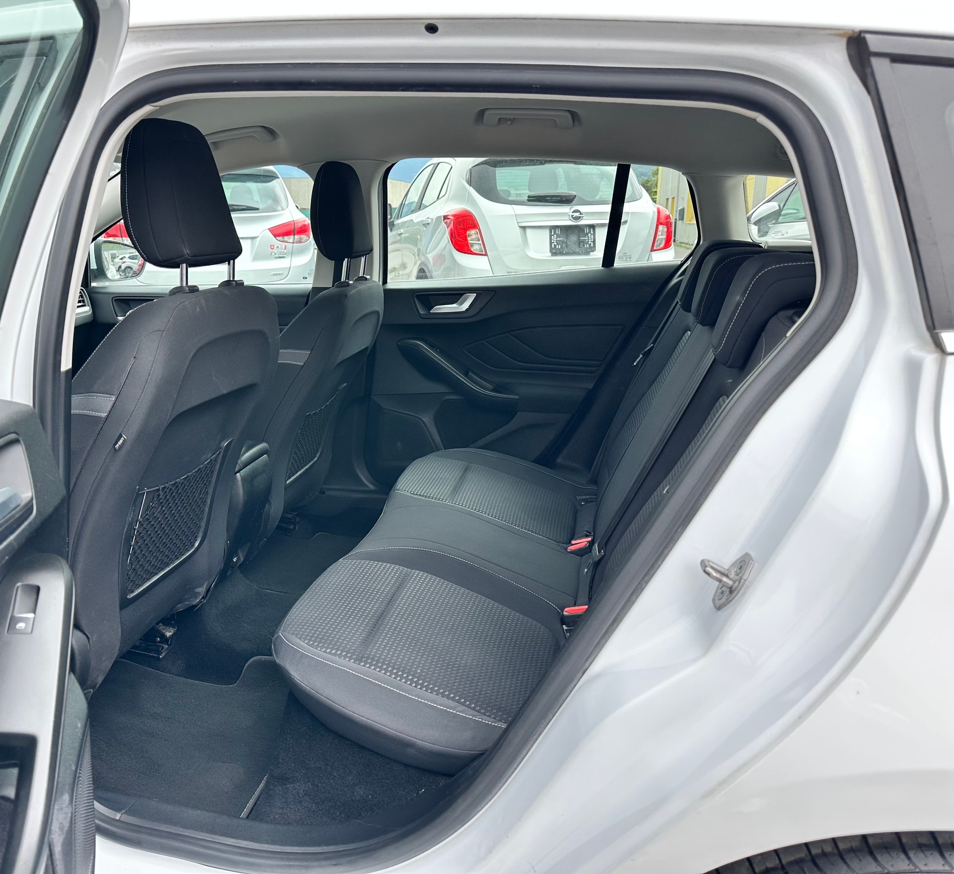 FORD Focus 1.5 SCTi Business Automatic-image-13
