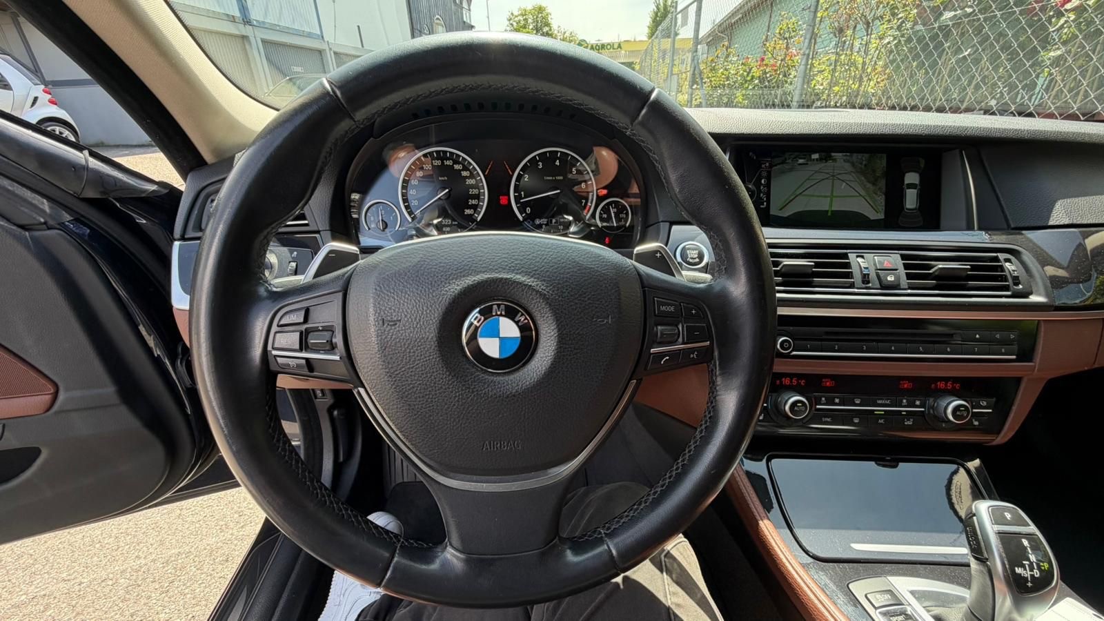 BMW 535i Touring xDrive Steptronic-image-15