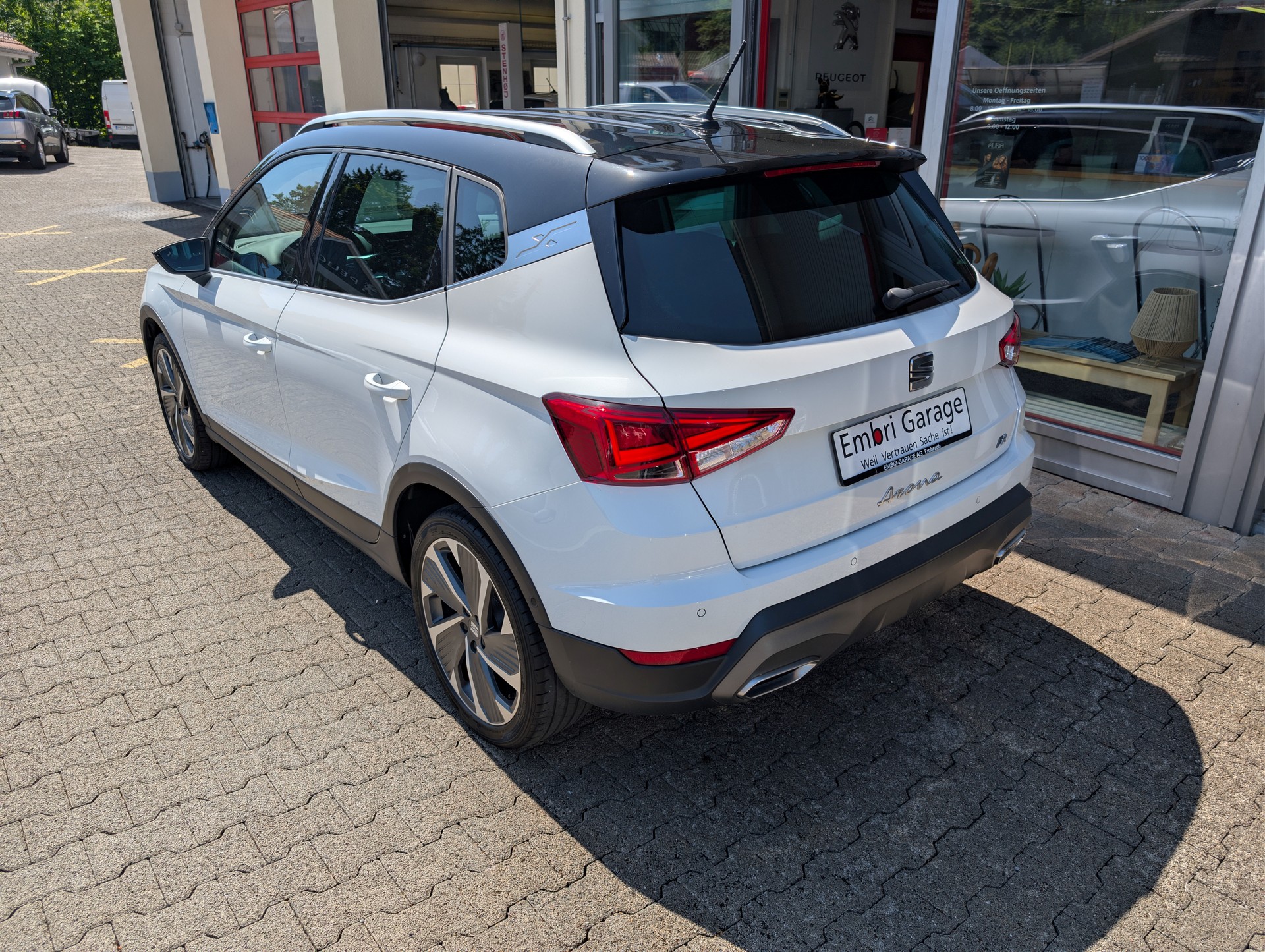 SEAT Arona 1.5 Eco TSI FR DSG-image-4