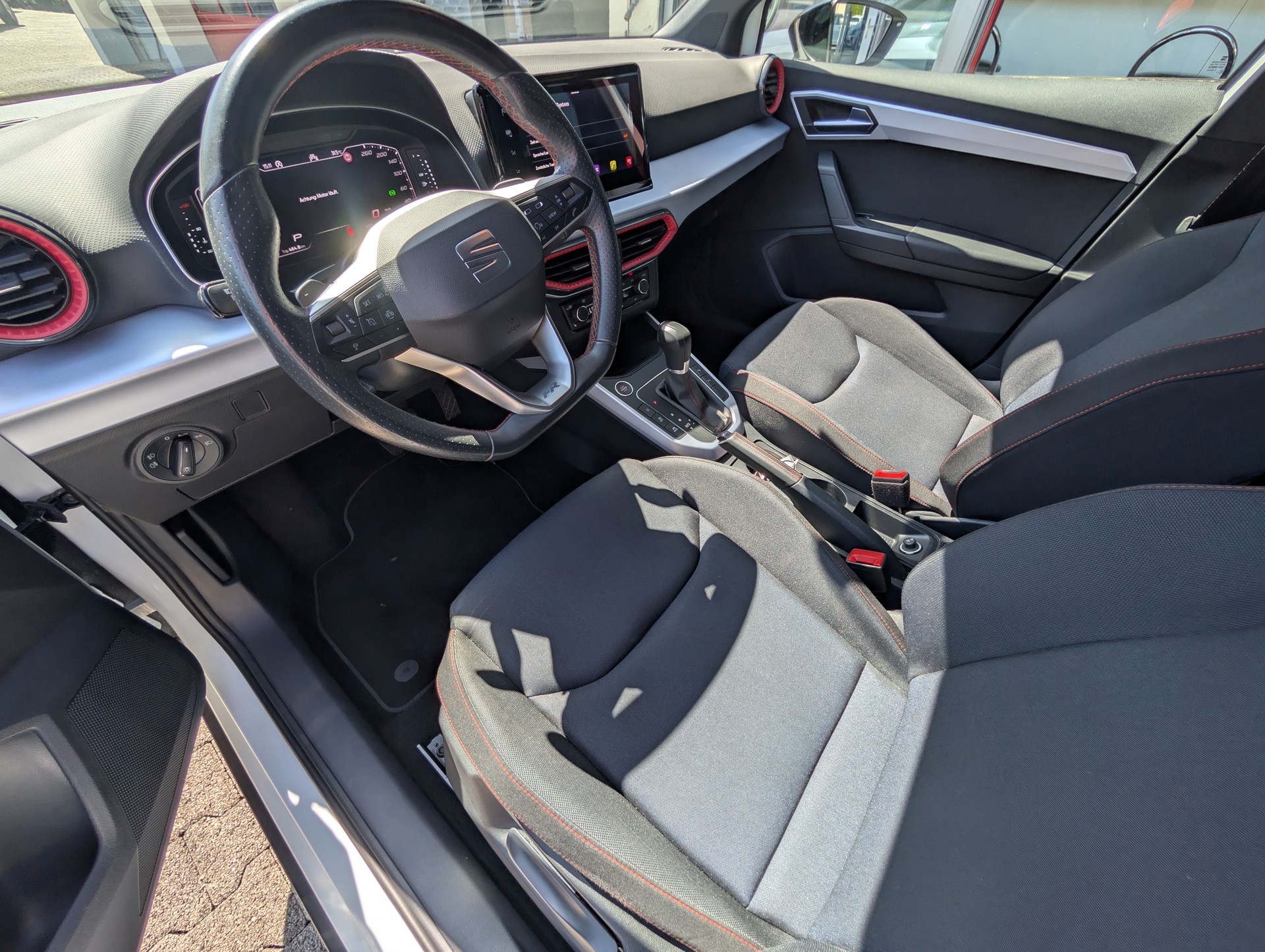SEAT Arona 1.5 Eco TSI FR DSG-image-13