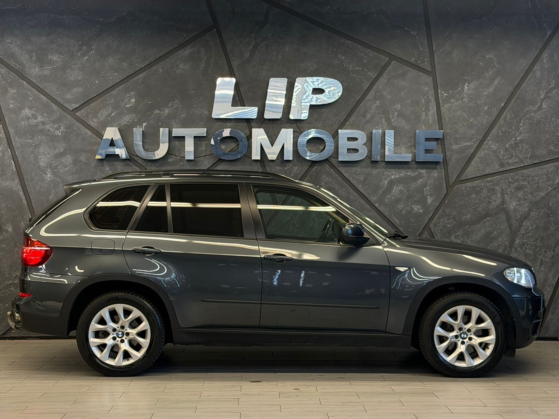 BMW X5 xDrive 40d Steptronic 7 Plätzer-showroom-element-3