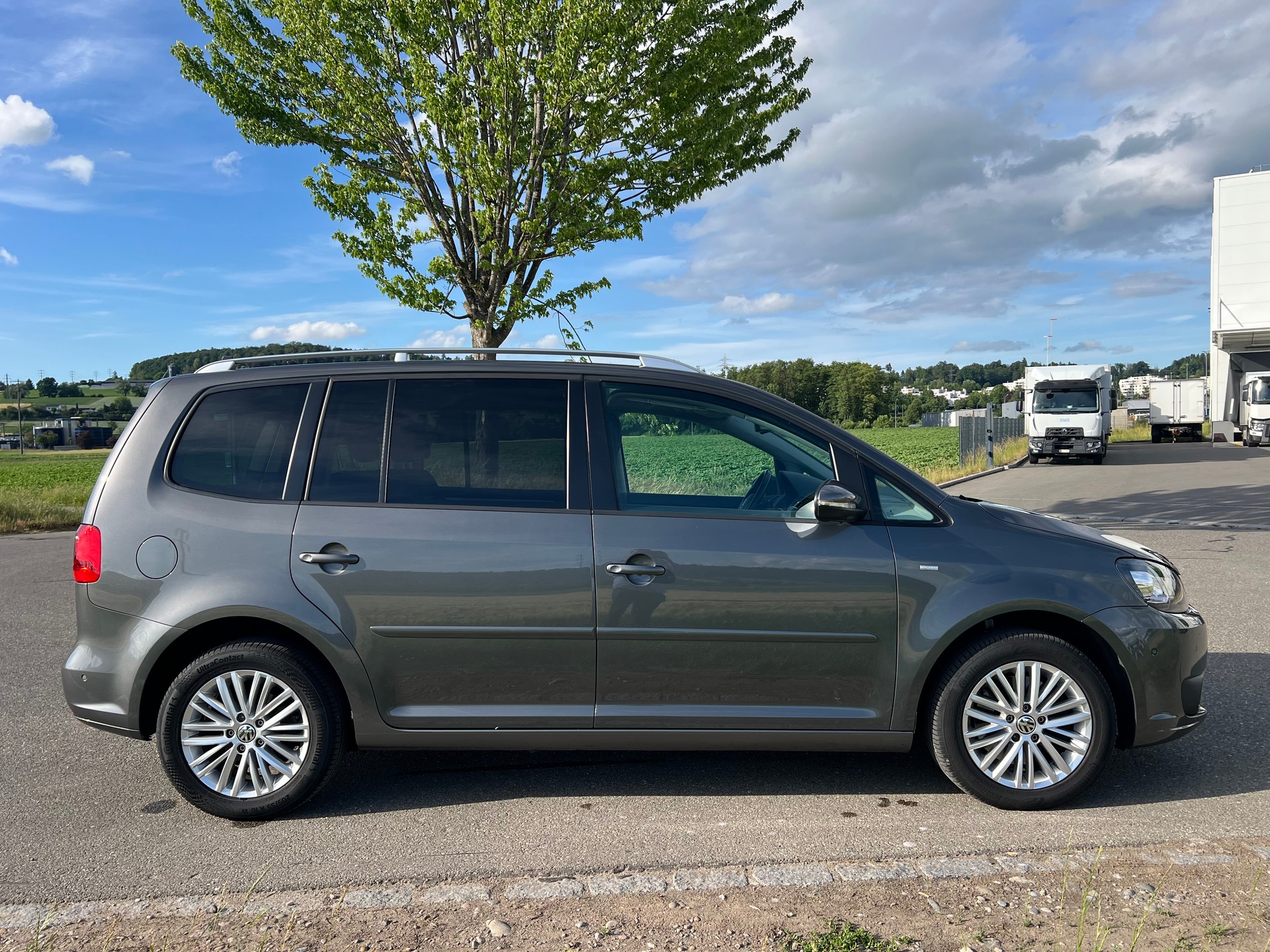 VW Touran 1.4 TSI Cup ** 7 Sitzplätze***Rückfahrkamera ***-showroom-element-2