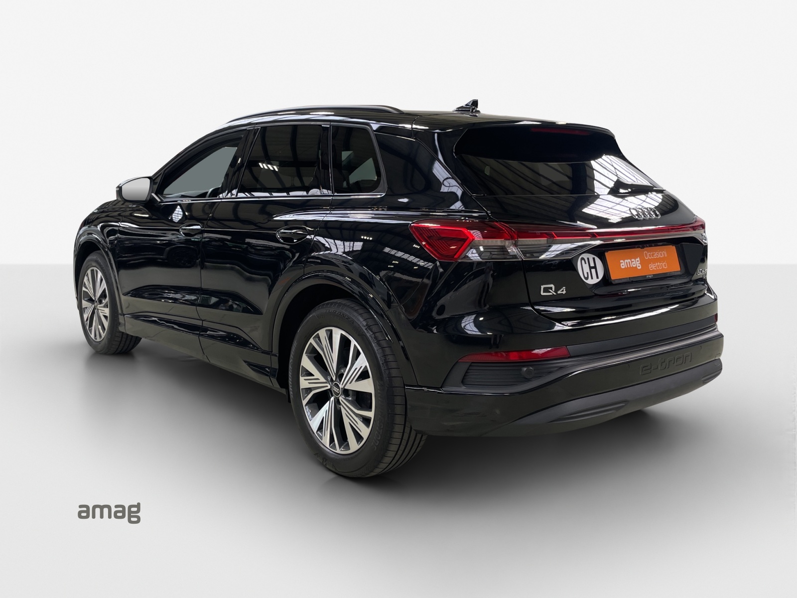 AUDI Q4 e-tron 50 quattro-showroom-element-3
