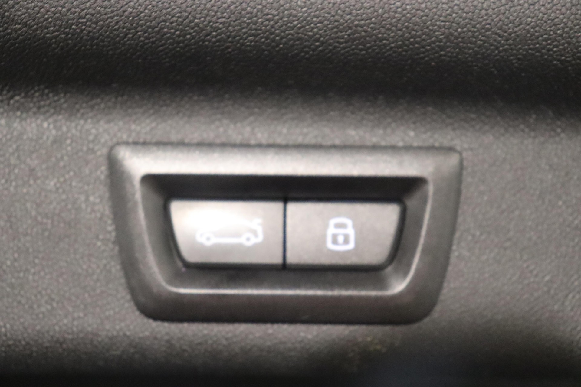 MINI Countryman U25 2.0i S ALL4-image-4
