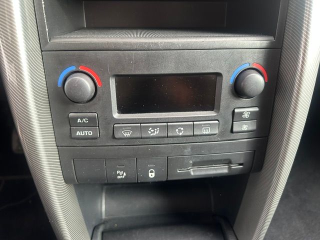 PEUGEOT 207 1.6 16V XS-image-12