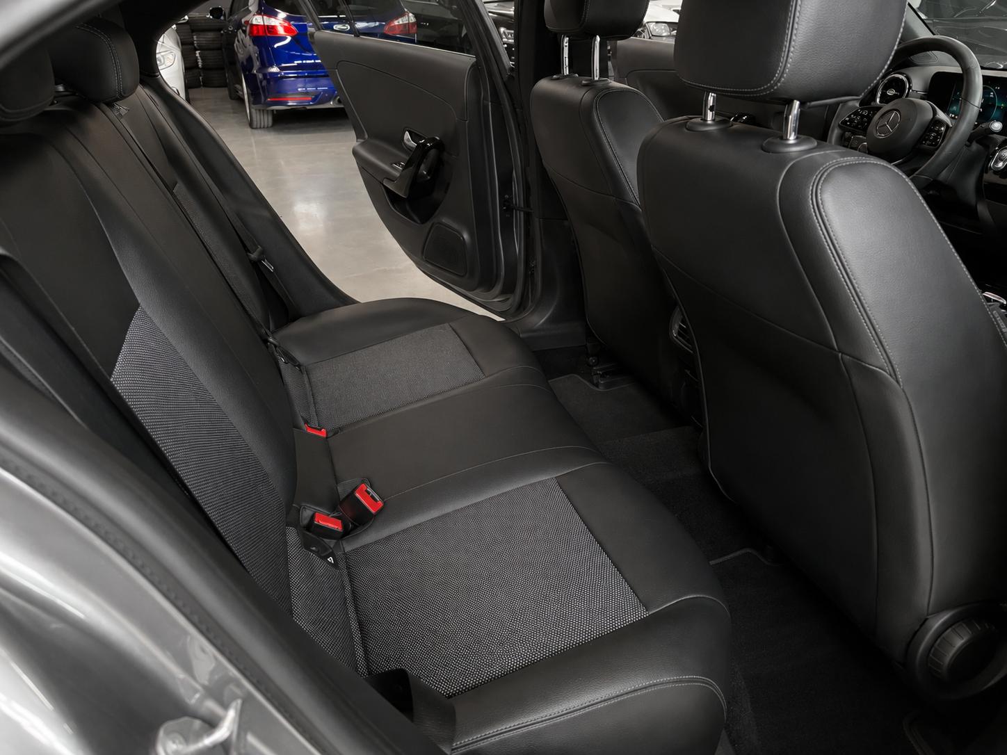MERCEDES-BENZ CLA 180 d 7G-DCT-image-14