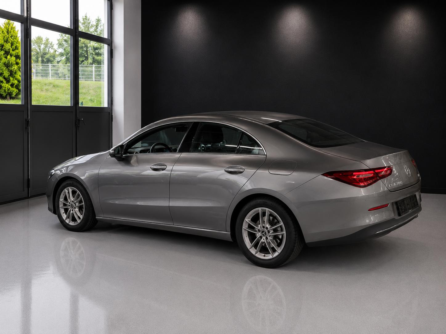 MERCEDES-BENZ CLA 180 d 7G-DCT-image-9