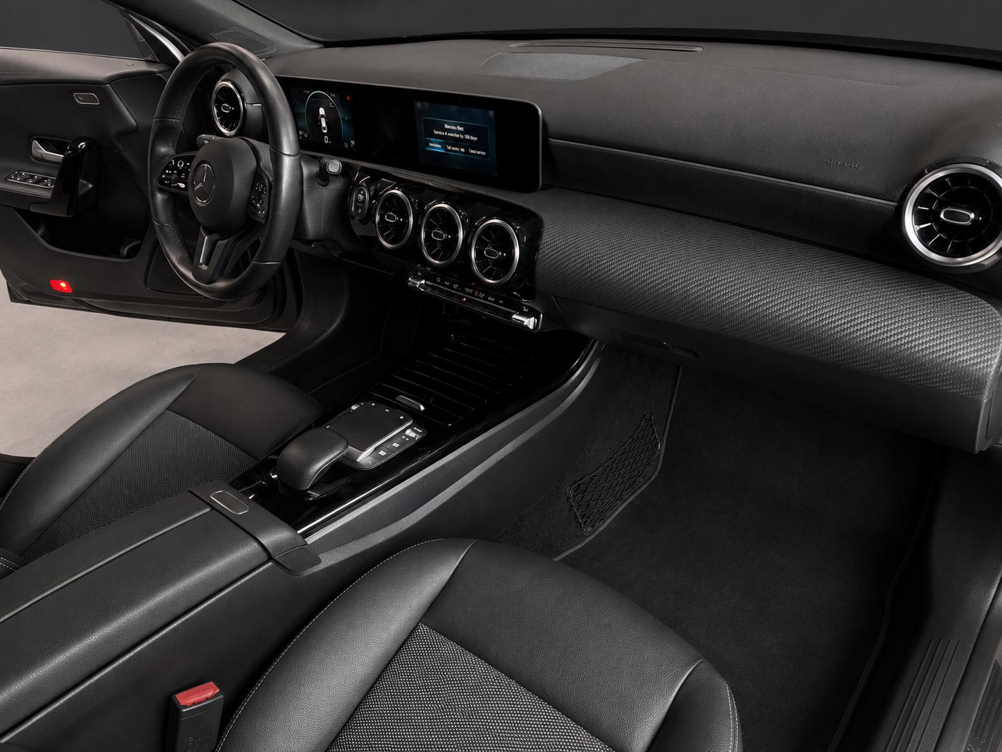 MERCEDES-BENZ CLA 180 d 7G-DCT-image-10