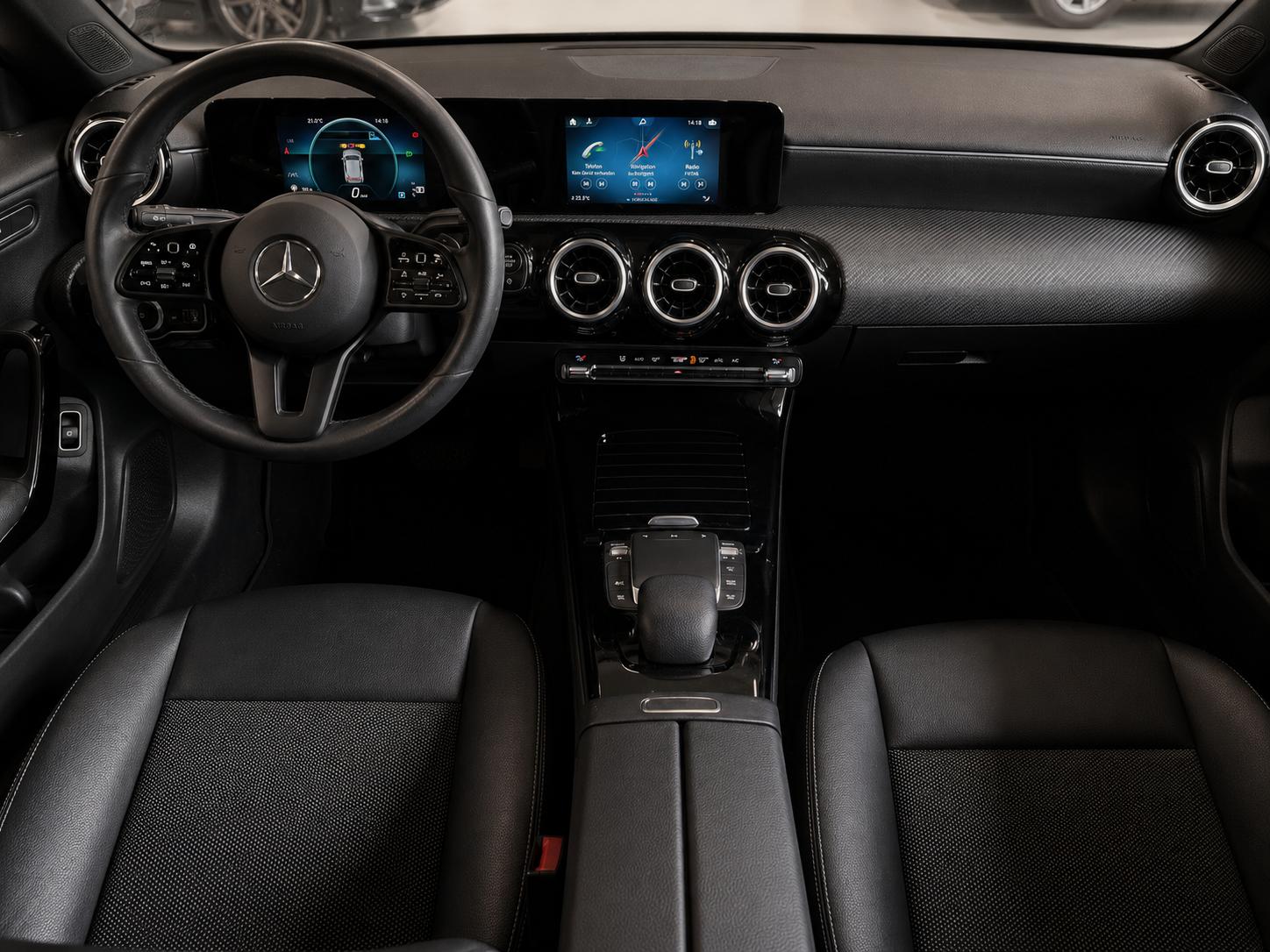 MERCEDES-BENZ CLA 180 d 7G-DCT-image-12