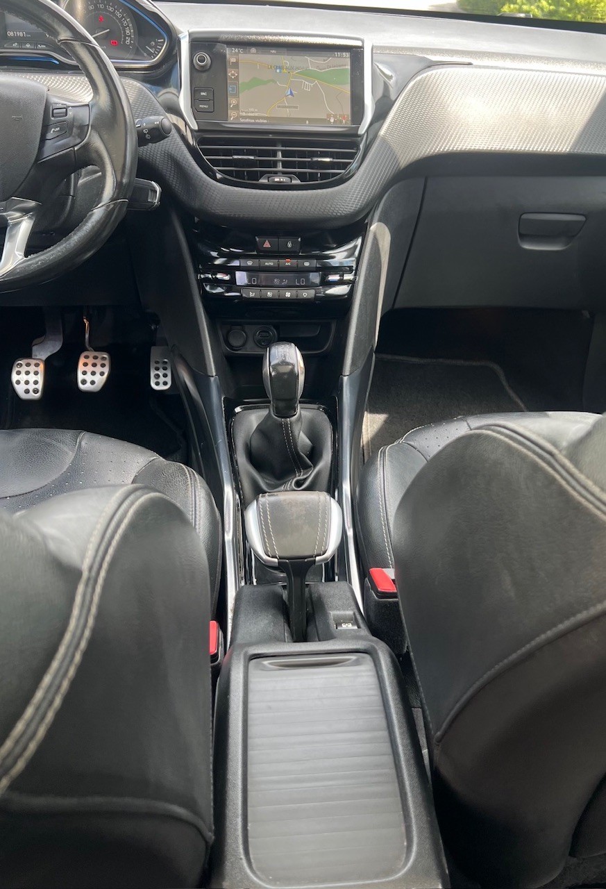 PEUGEOT 2008 1.6 VTI Allure-image-11