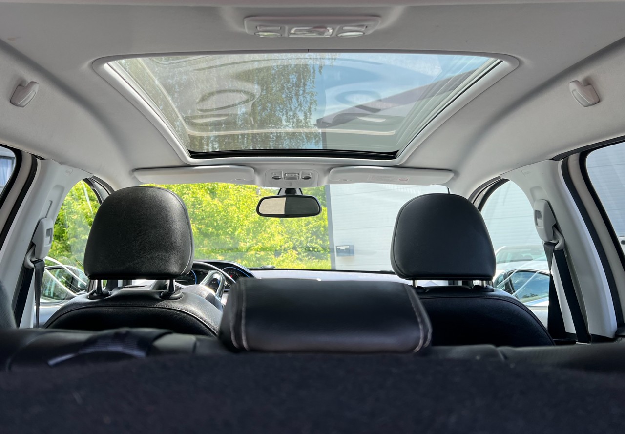 PEUGEOT 2008 1.6 VTI Allure-image-12