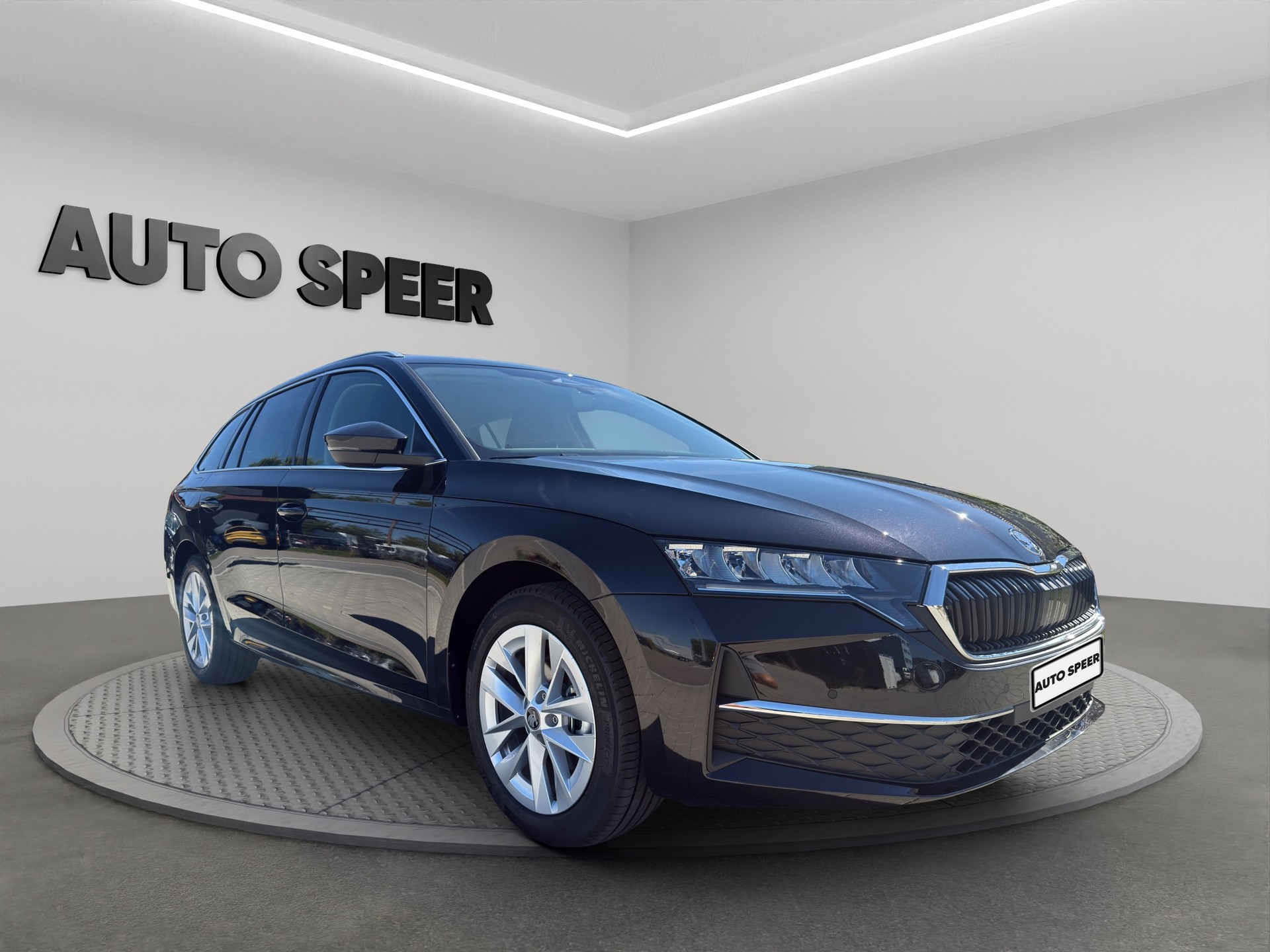 SKODA Octavia Combi 1.5 TSI mHEV DSG Selection-showroom-element-2