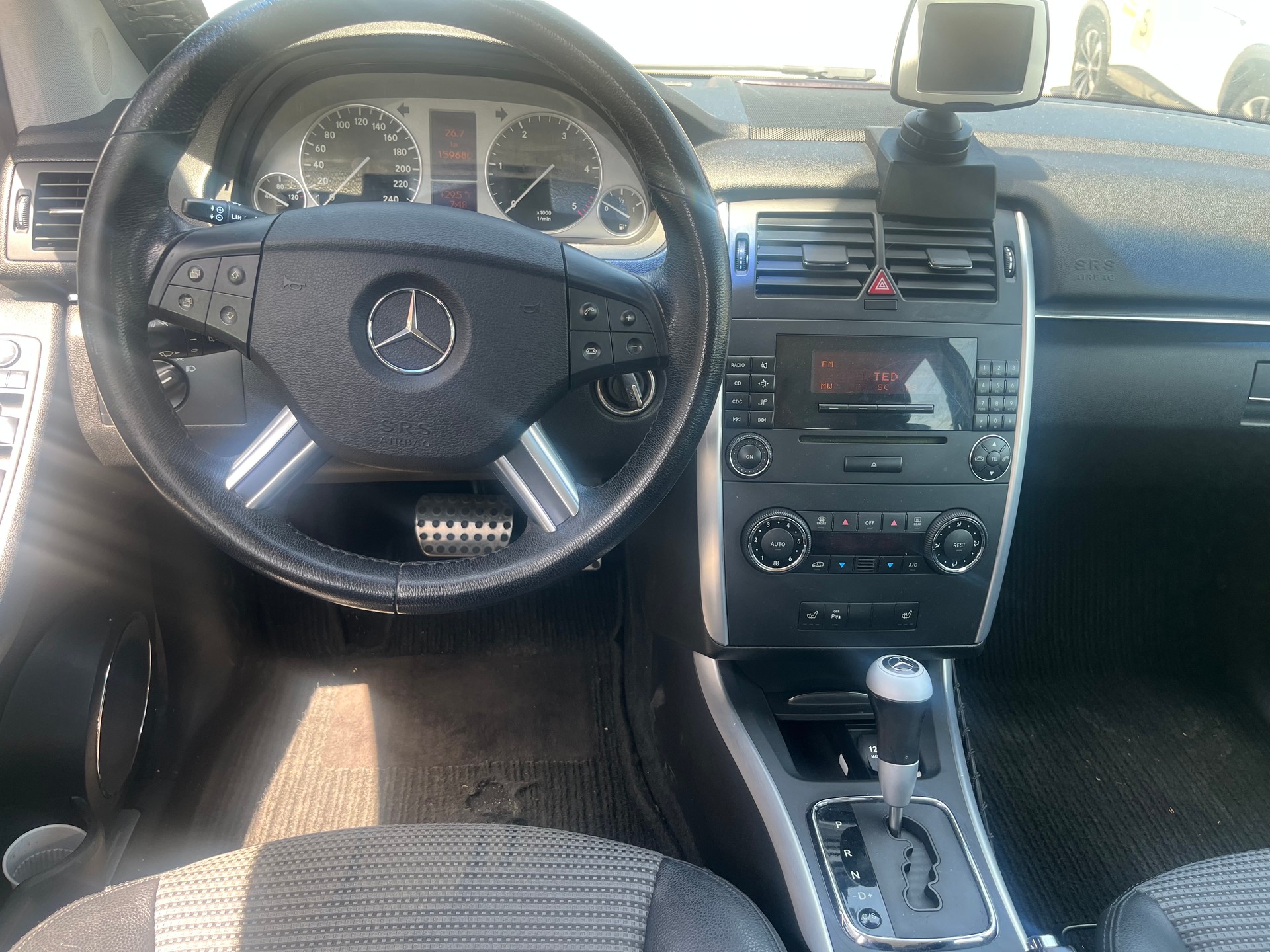 MERCEDES-BENZ B 200 CDI...Automat macht geräusche-image-2