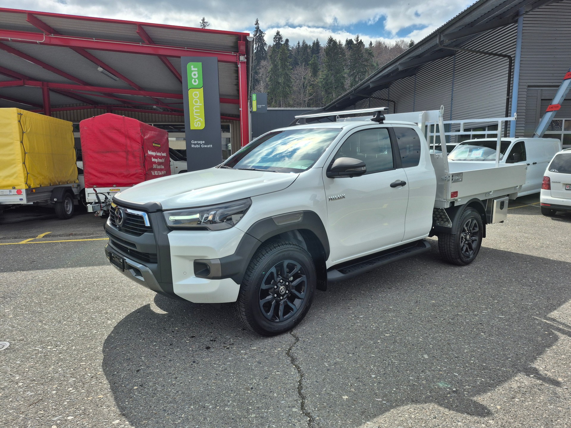 TOYOTA Hilux 2.8D-4D Invincible Extra Cab 4x4 A-showroom-element-1
