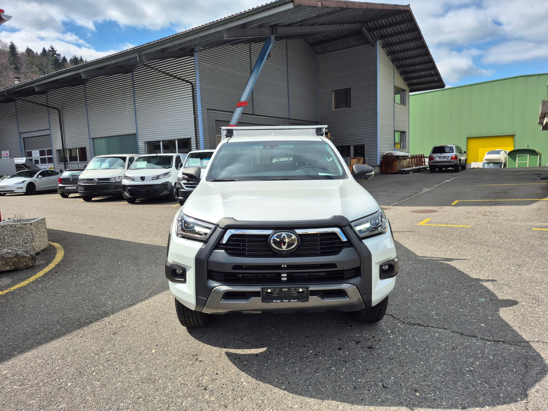 TOYOTA Hilux 2.8D-4D Invincible Extra Cab 4x4 A-showroom-element-2