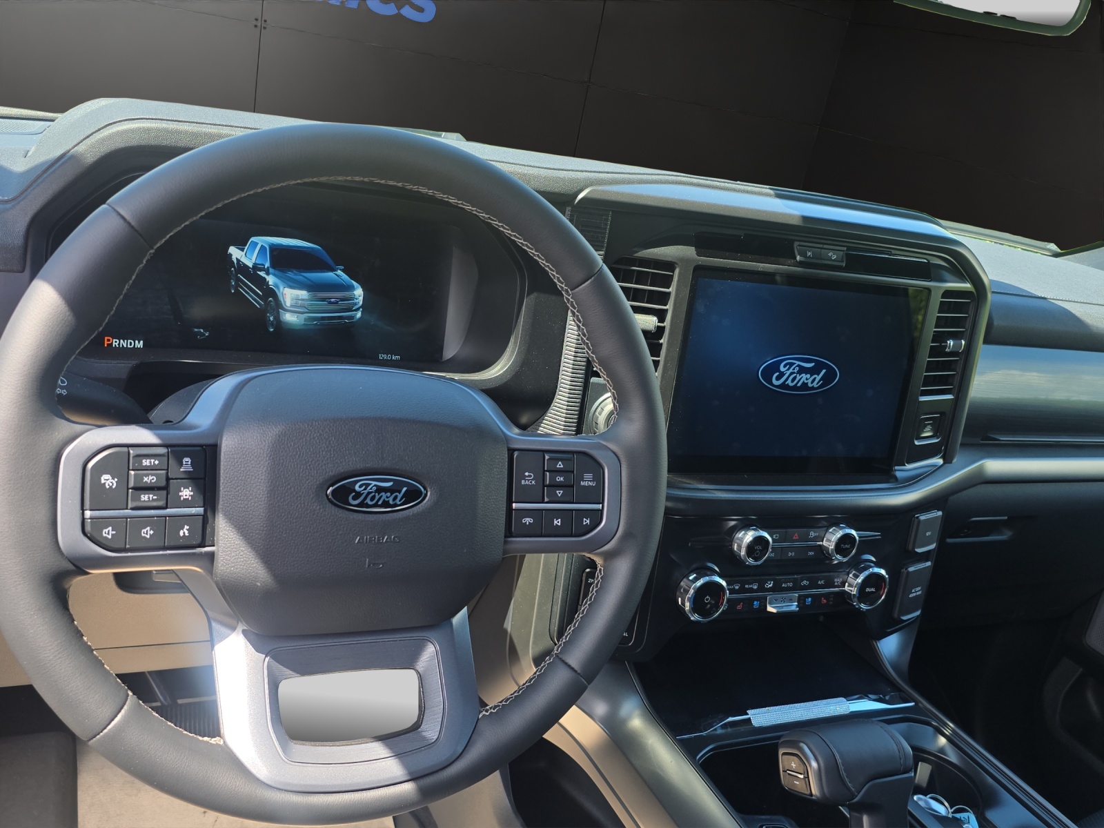 FORD F-150 Lariat-image-10