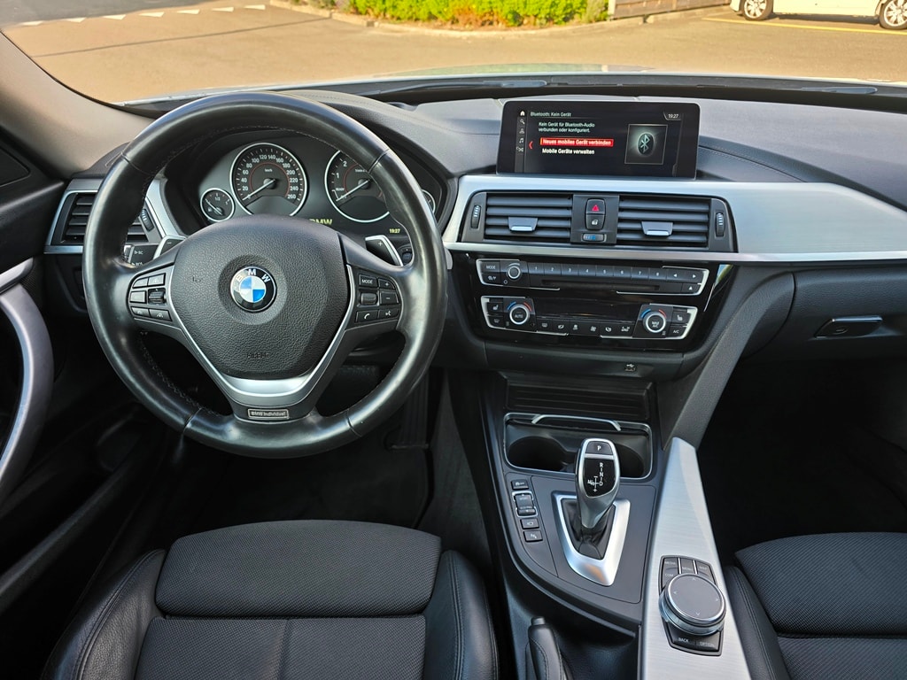 BMW 330i xDrive SAG Gran Turismo-image-17