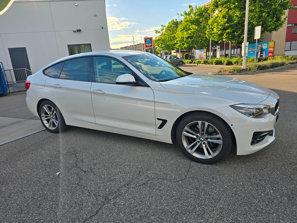 BMW 330i xDrive SAG Gran Turismo-image-9