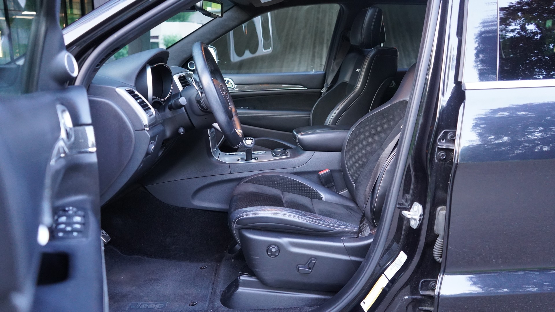 JEEP Grand Cherokee 6.4 V8 HEMI SRT8 Automatic-image-6