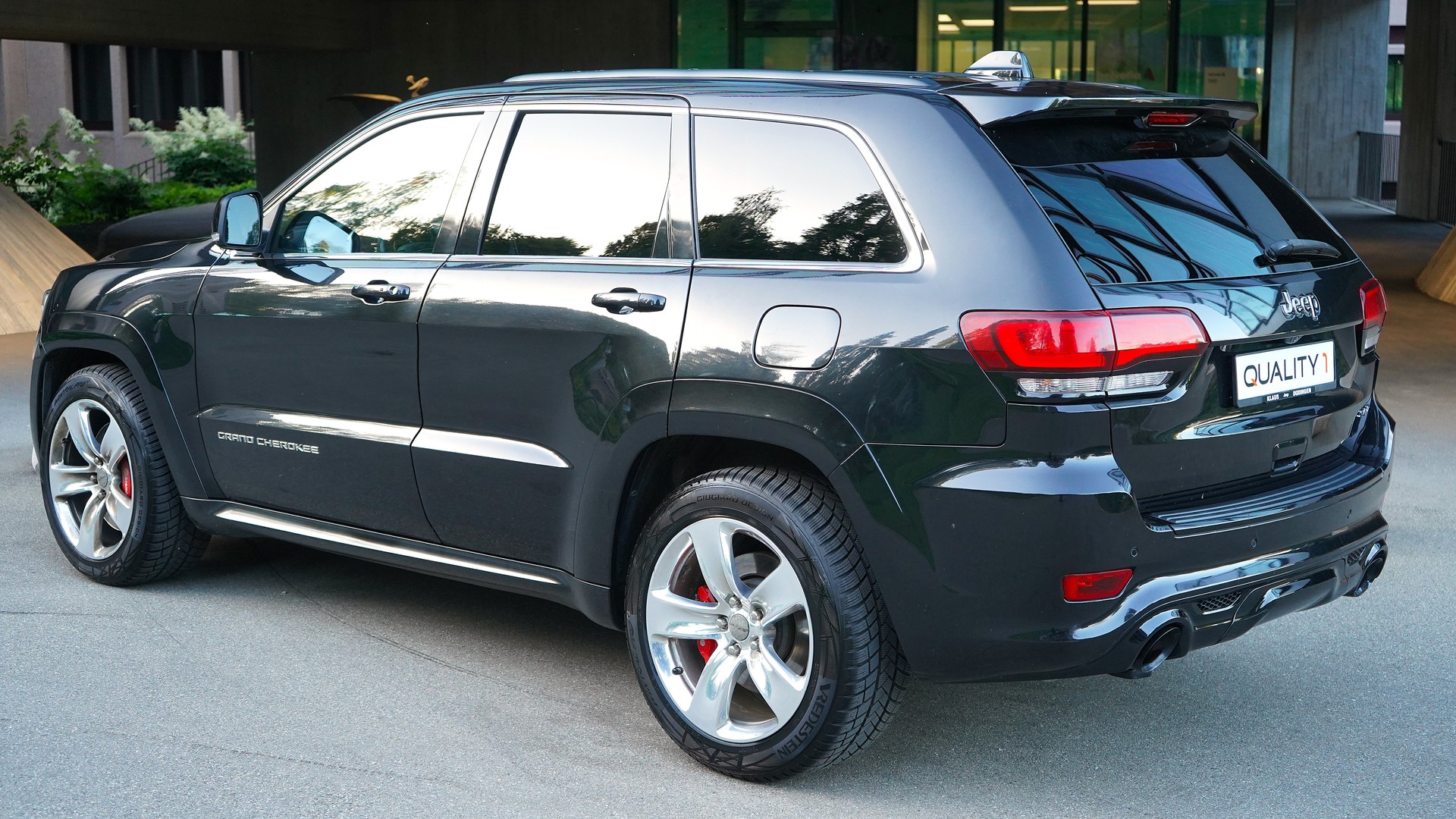 JEEP Grand Cherokee 6.4 V8 HEMI SRT8 Automatic-showroom-element-2