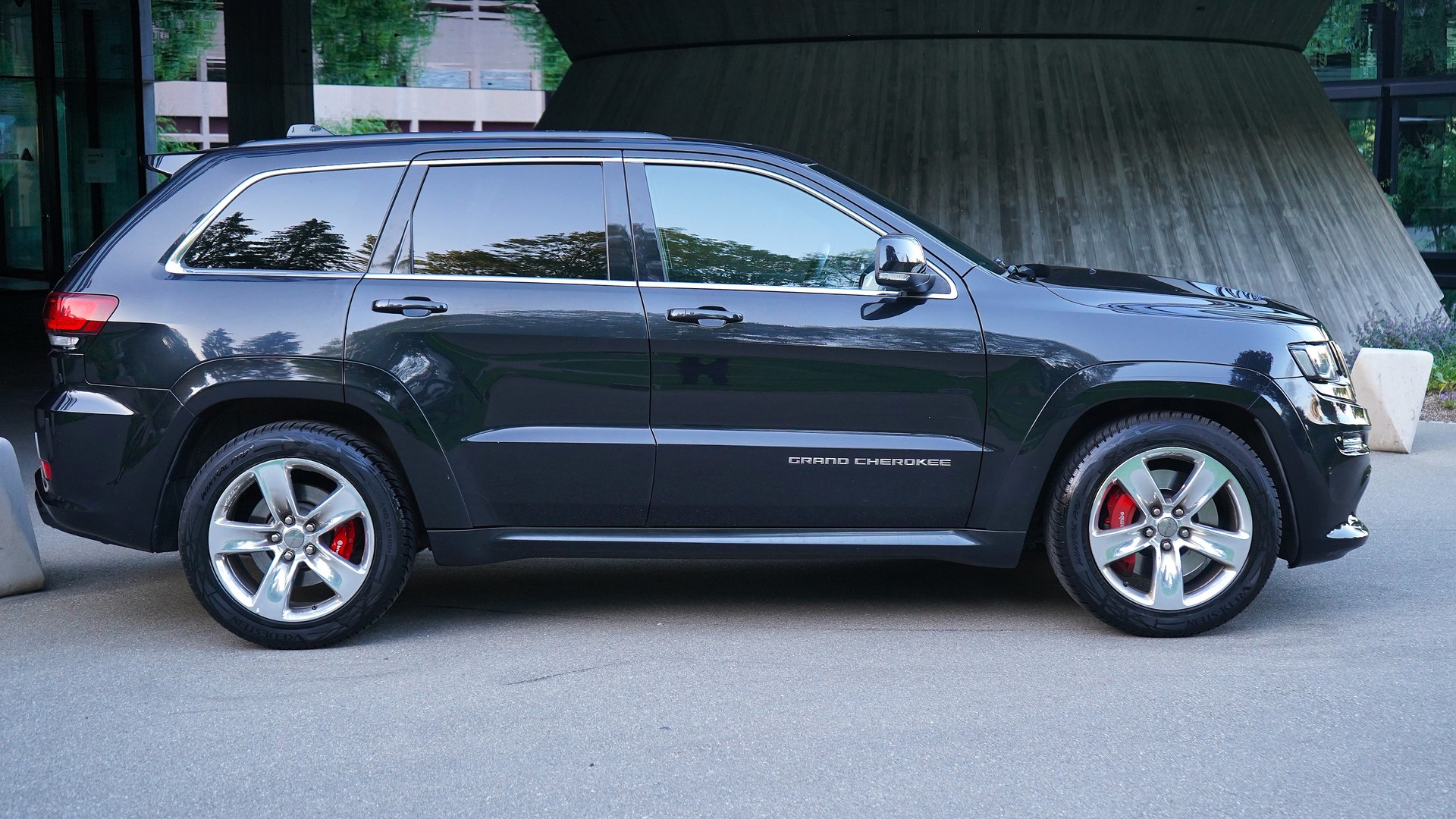 JEEP Grand Cherokee 6.4 V8 HEMI SRT8 Automatic-showroom-element-3