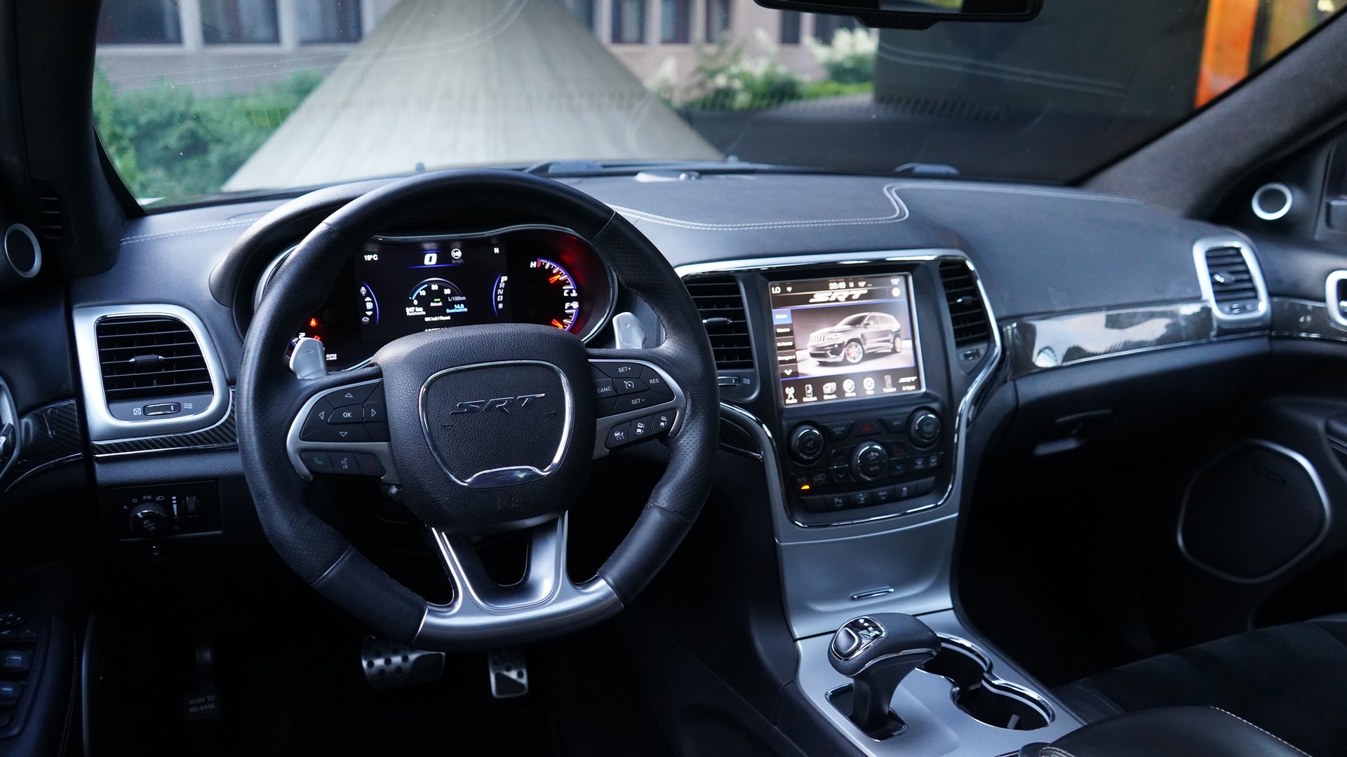JEEP Grand Cherokee 6.4 V8 HEMI SRT8 Automatic-image-7