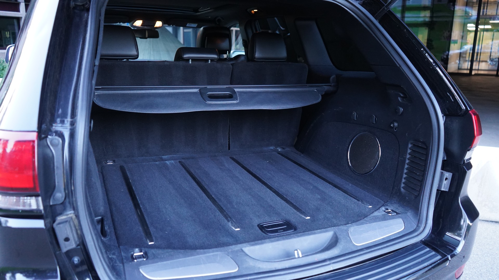 JEEP Grand Cherokee 6.4 V8 HEMI SRT8 Automatic-image-12