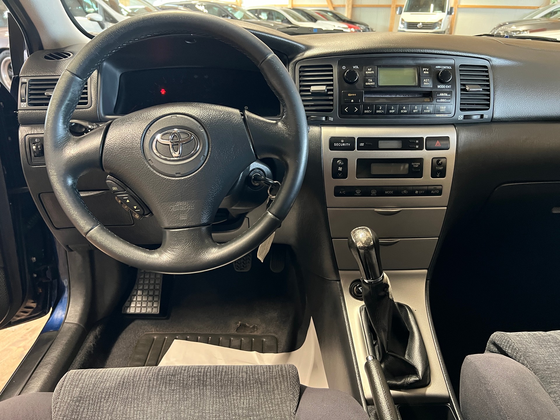 TOYOTA Corolla 1.6 Linea Sol-image-9