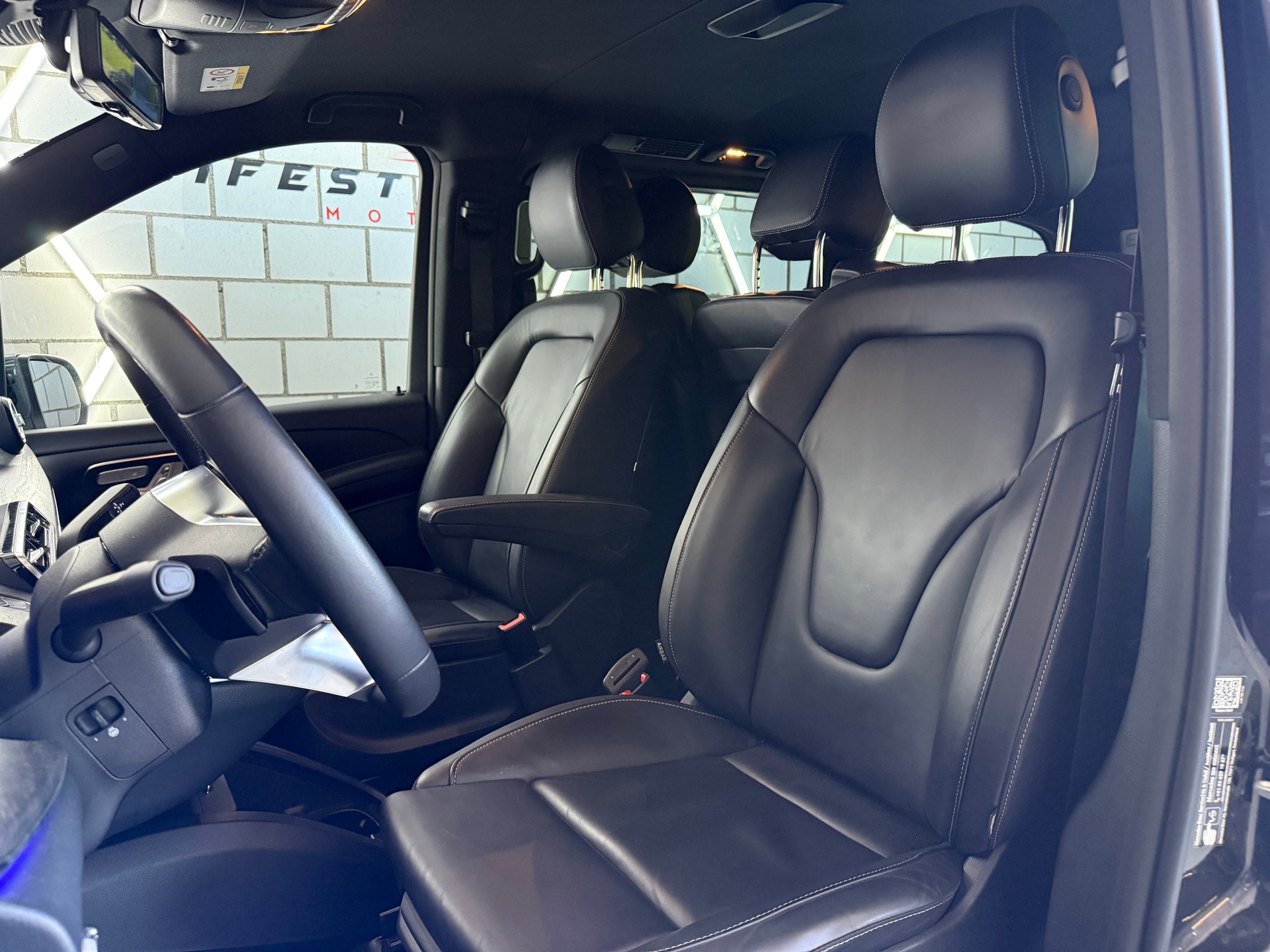 MERCEDES-BENZ V 300 d lang Exclusive 4Matic 9G-Tronic-image-10