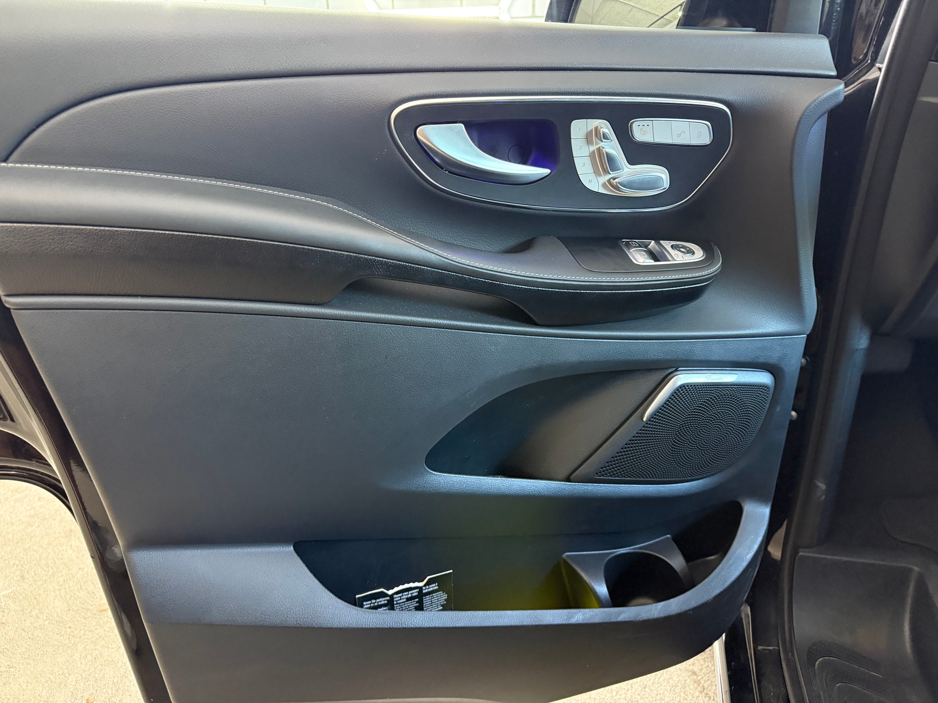 MERCEDES-BENZ V 300 d lang Exclusive 4Matic 9G-Tronic-image-5