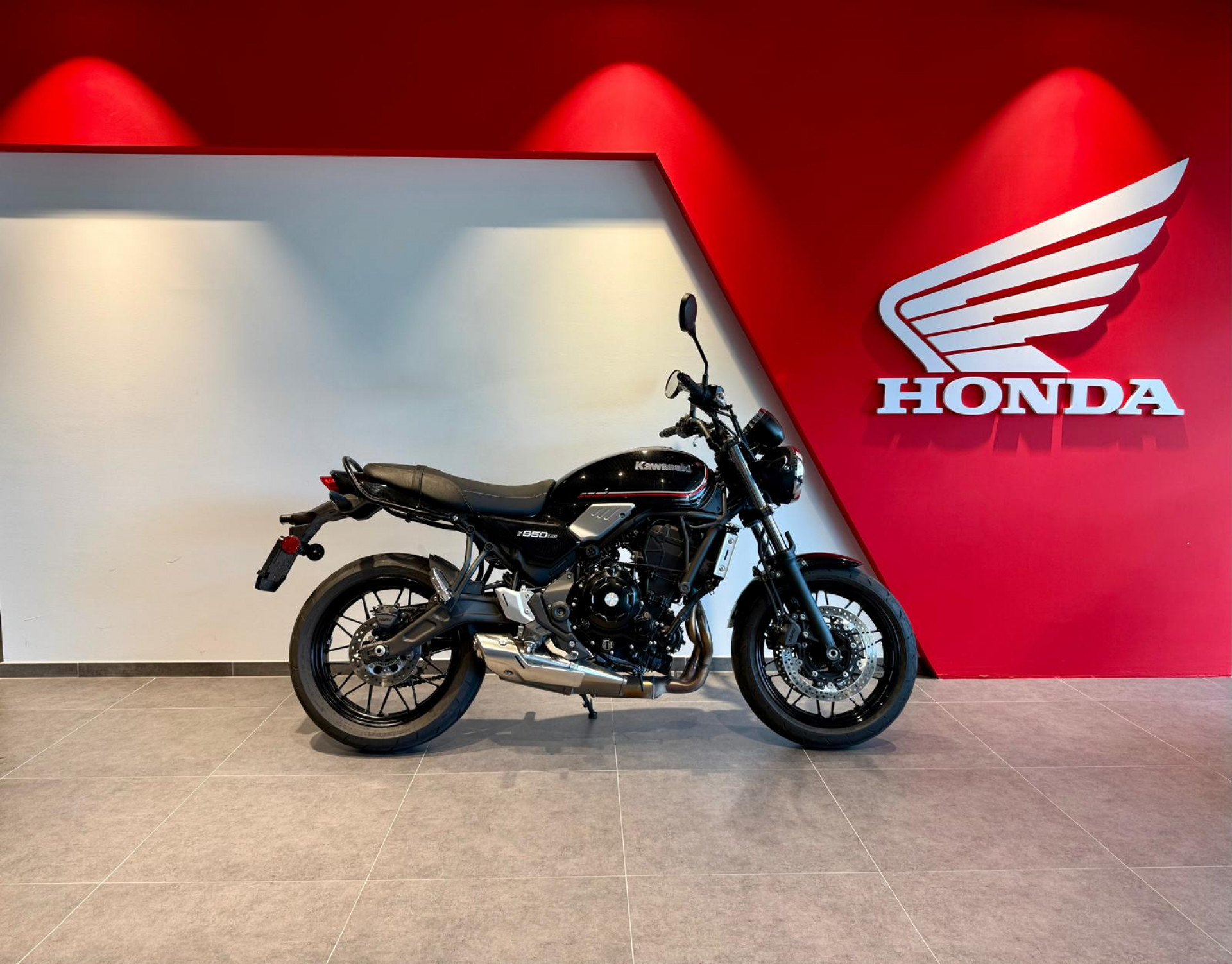 KAWASAKI Z 650 RS-image-1