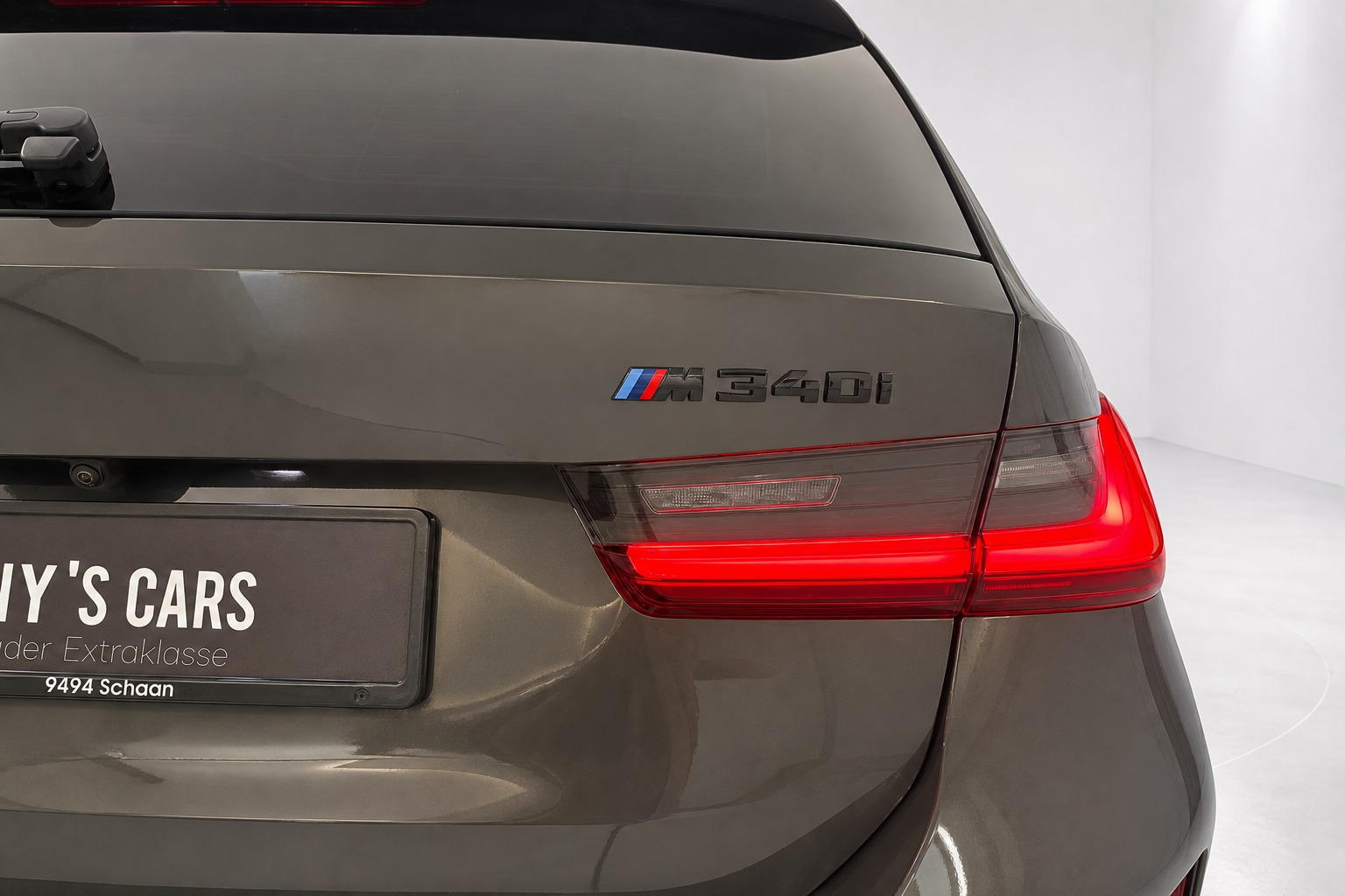 BMW M340i xDrive 48V Touring Steptronic M Sport Pro Individual-image-8