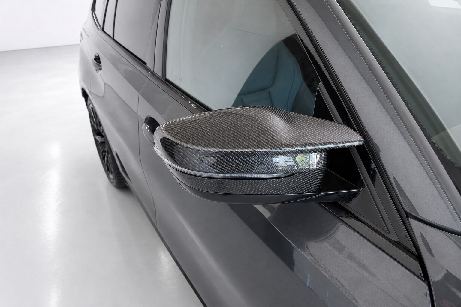 BMW M340i xDrive 48V Touring Steptronic M Sport Pro Individual-image-9