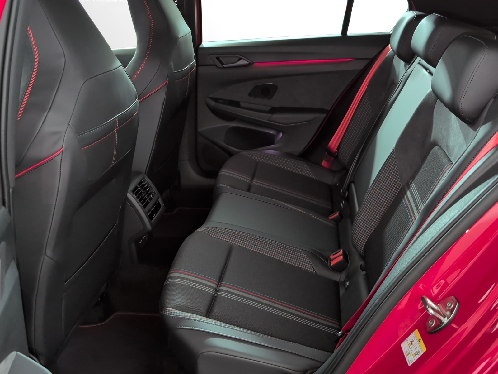 VW Golf 2.0 TSI GTI Edition 50 DSG-image-7