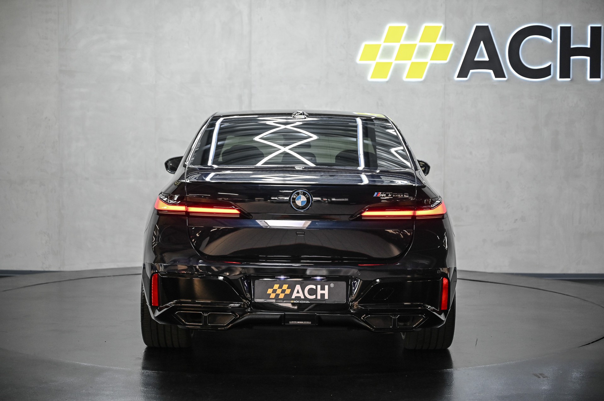 BMW M760e xDrive-image-7