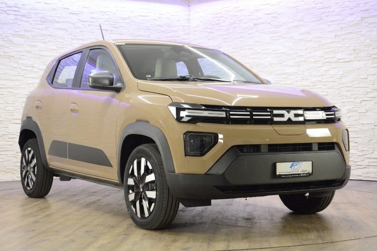 DACIA Spring Extreme-showroom-element-1