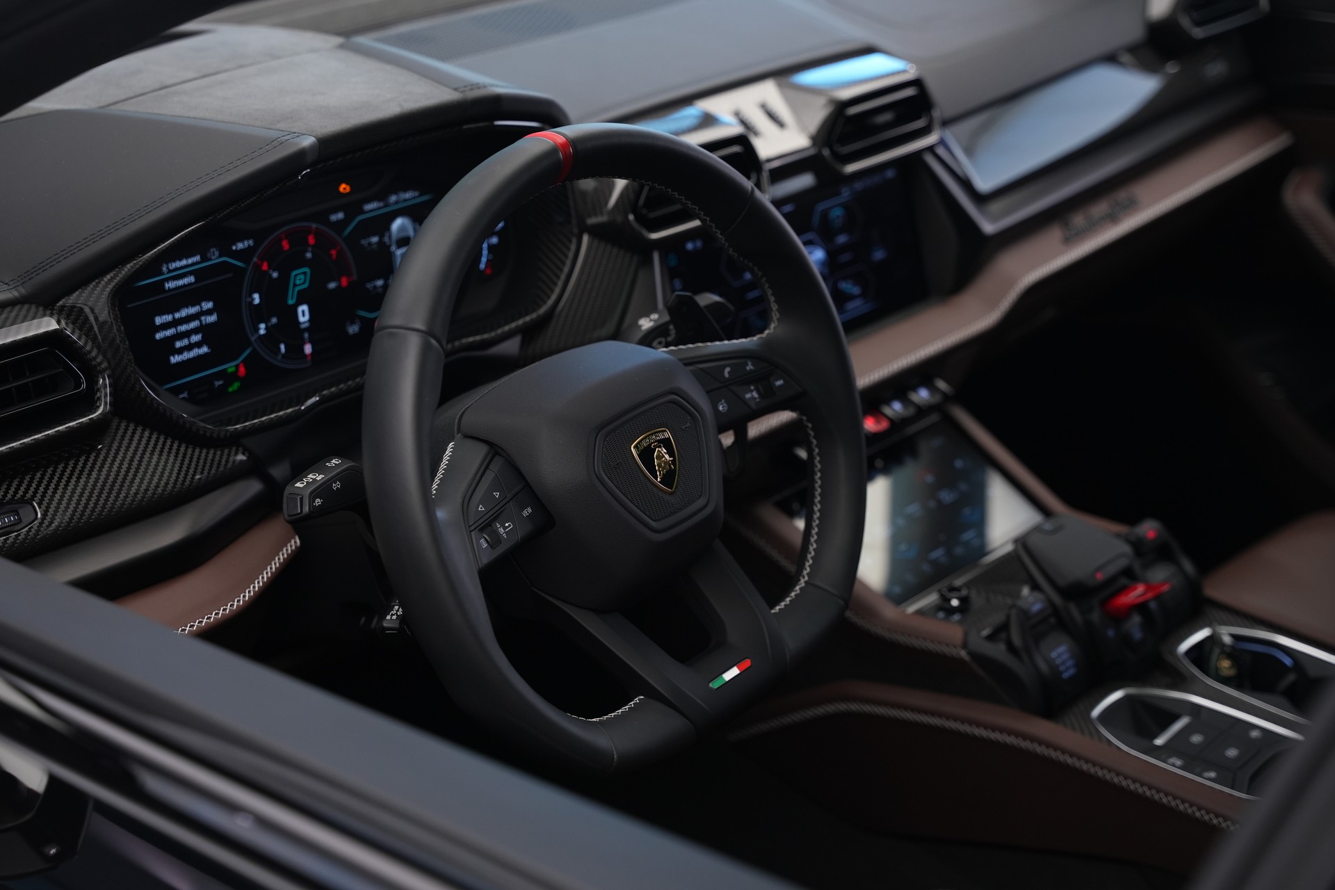LAMBORGHINI Urus SE *CH-Fahrzeug* *Traum-Konfiguration*-image-57
