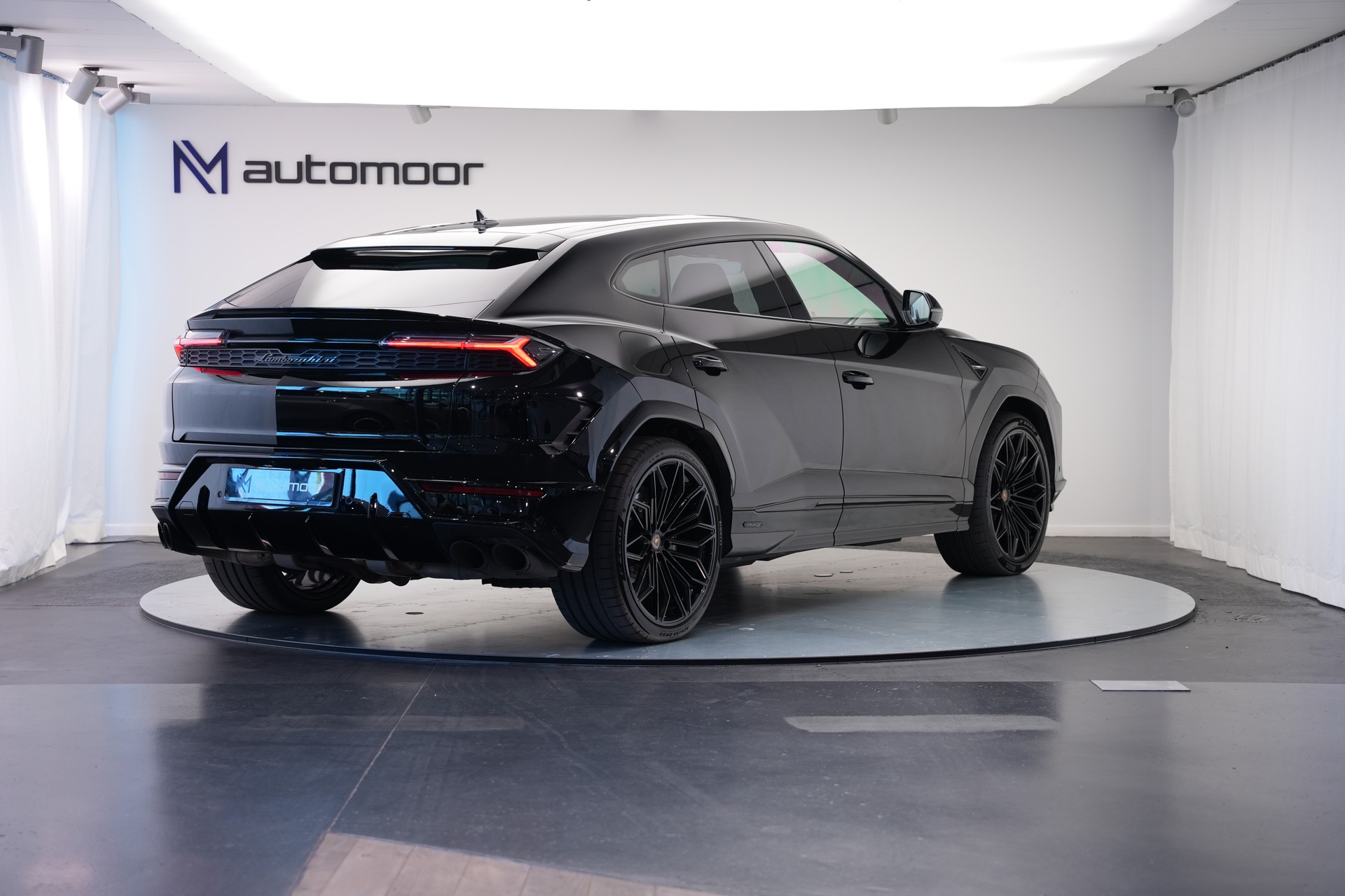 LAMBORGHINI Urus SE *CH-Fahrzeug* *Traum-Konfiguration*-image-4