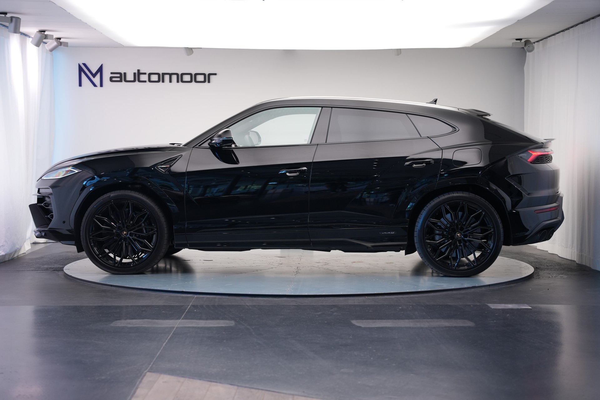 LAMBORGHINI Urus SE *CH-Fahrzeug* *Traum-Konfiguration*-image-7