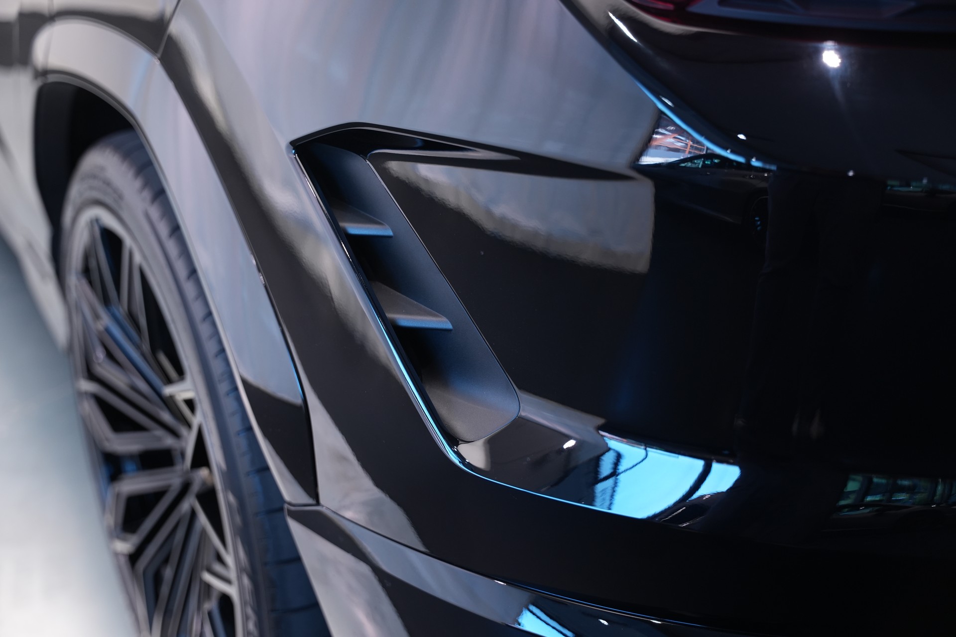 LAMBORGHINI Urus SE *CH-Fahrzeug* *Traum-Konfiguration*-image-47