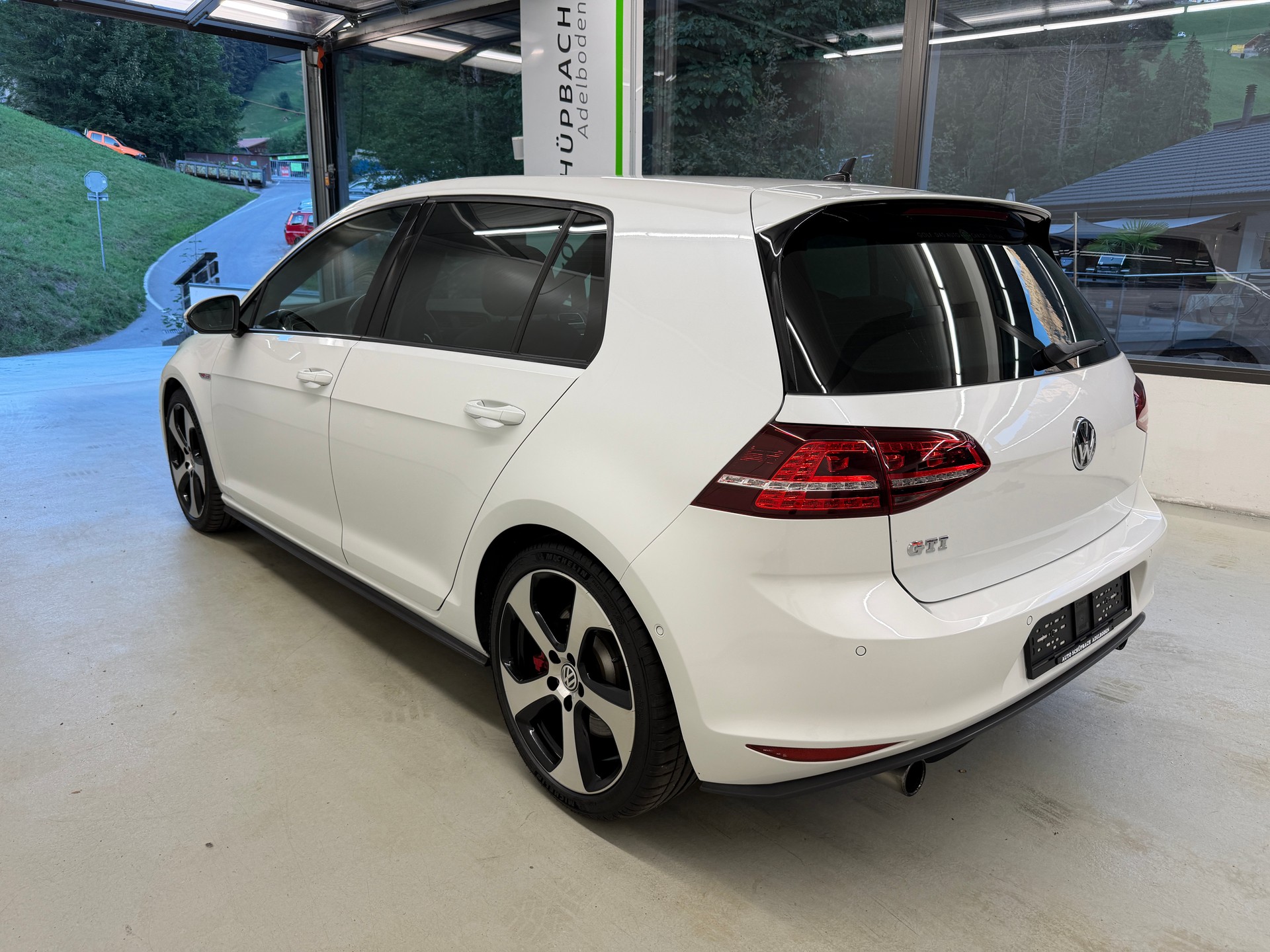 VW Golf 2.0 TSI GTI Performance DSG-image-5