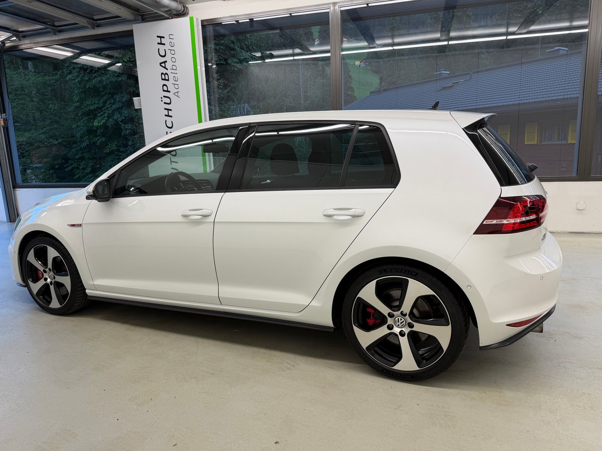 VW Golf 2.0 TSI GTI Performance DSG-image-6