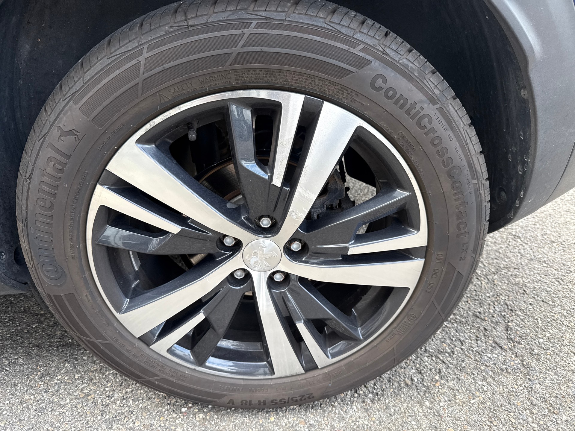 PEUGEOT 3008 1.2 PureTech Allure EAT-image-28