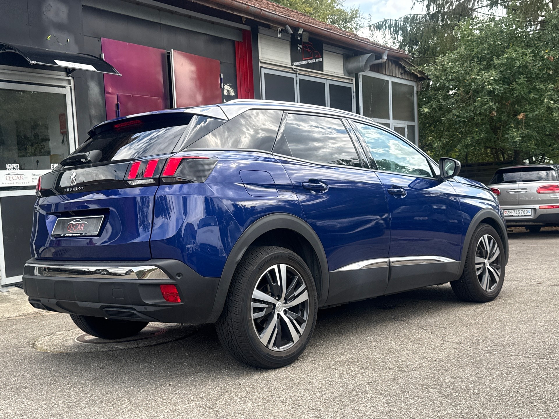 PEUGEOT 3008 1.2 PureTech Allure EAT-image-5