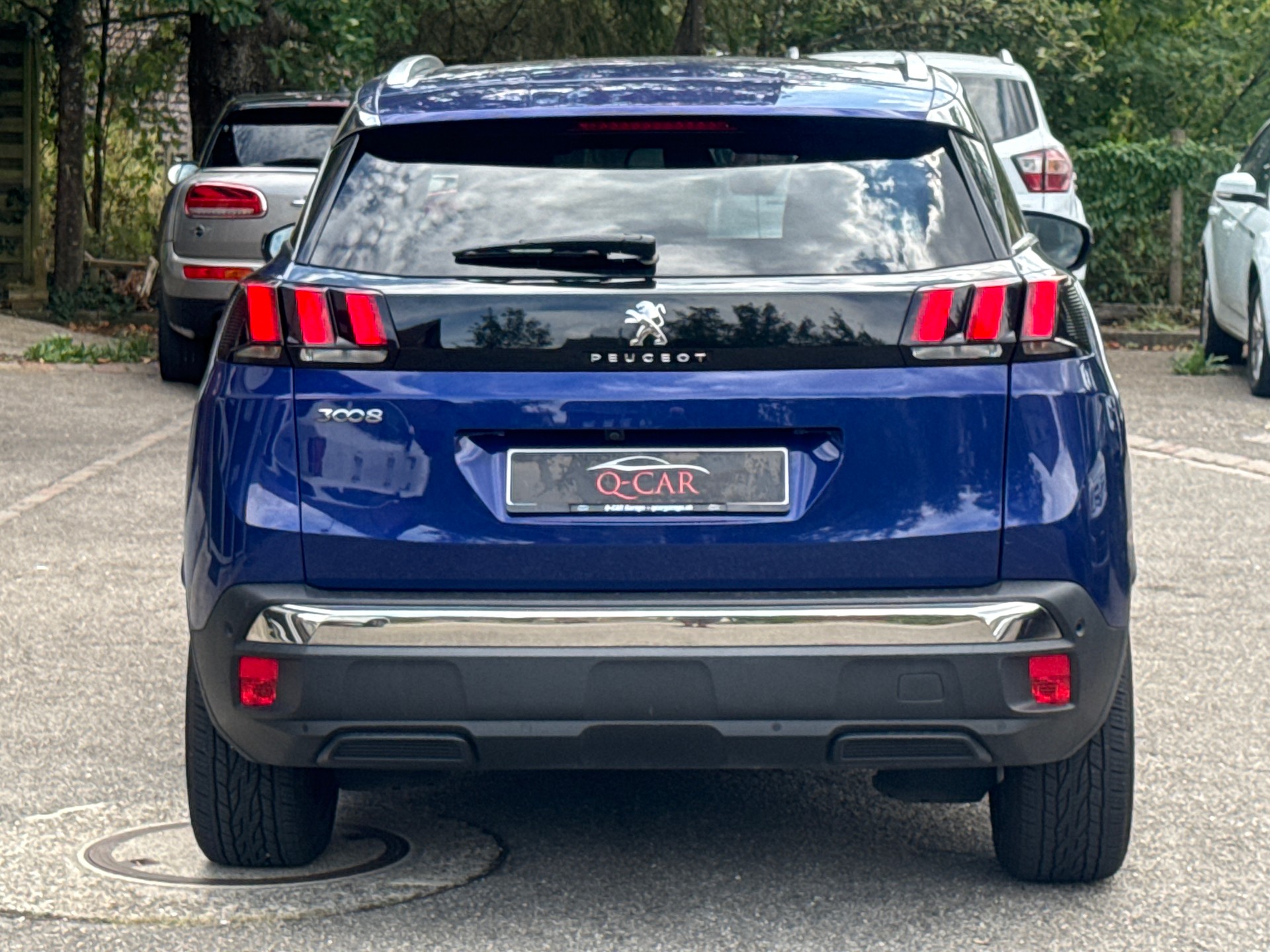 PEUGEOT 3008 1.2 PureTech Allure EAT-image-4
