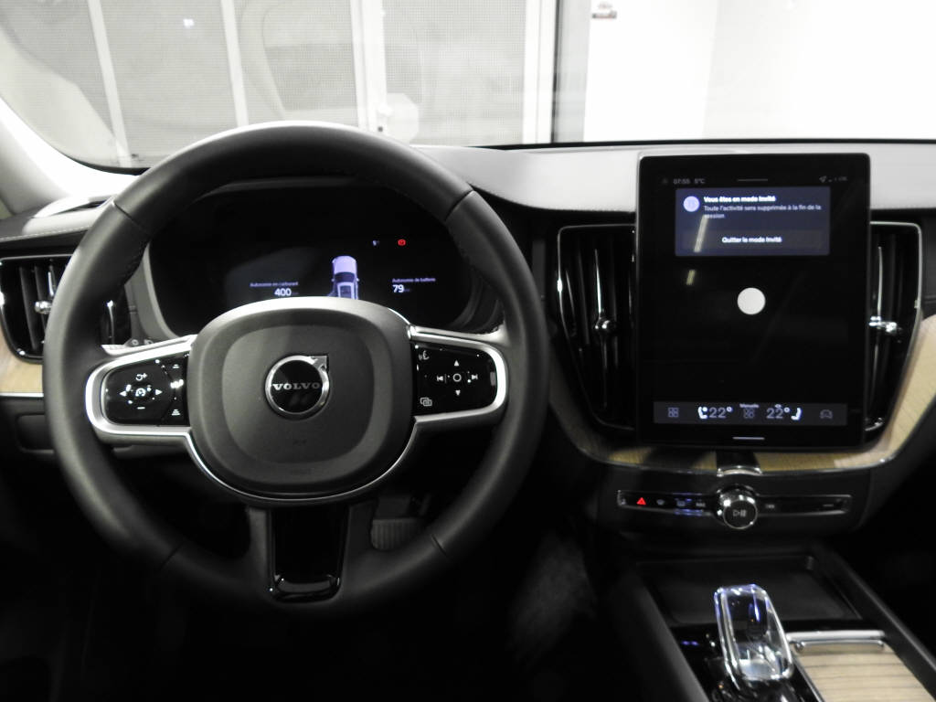 VOLVO XC60 2.0 T6 TE Plus Dark eAWD-image-4
