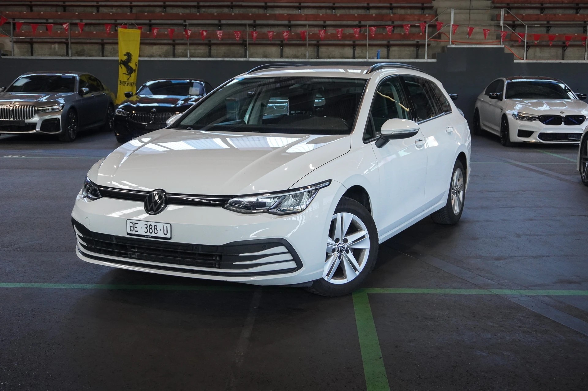 VW Golf Variant 2.0 TDI Life DSG-image-5
