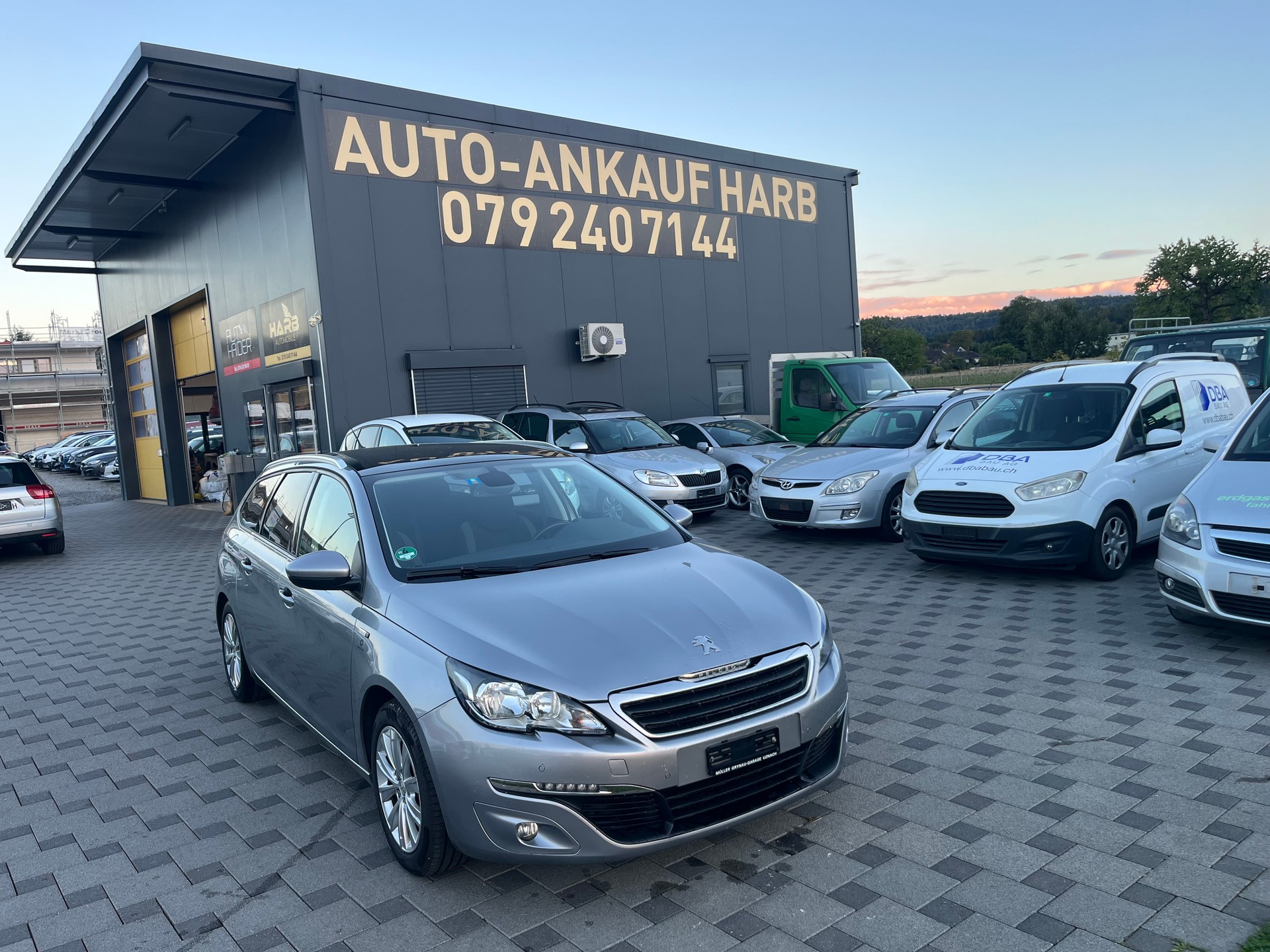 PEUGEOT 308 SW 1.2 THP Style Automatic-image-1
