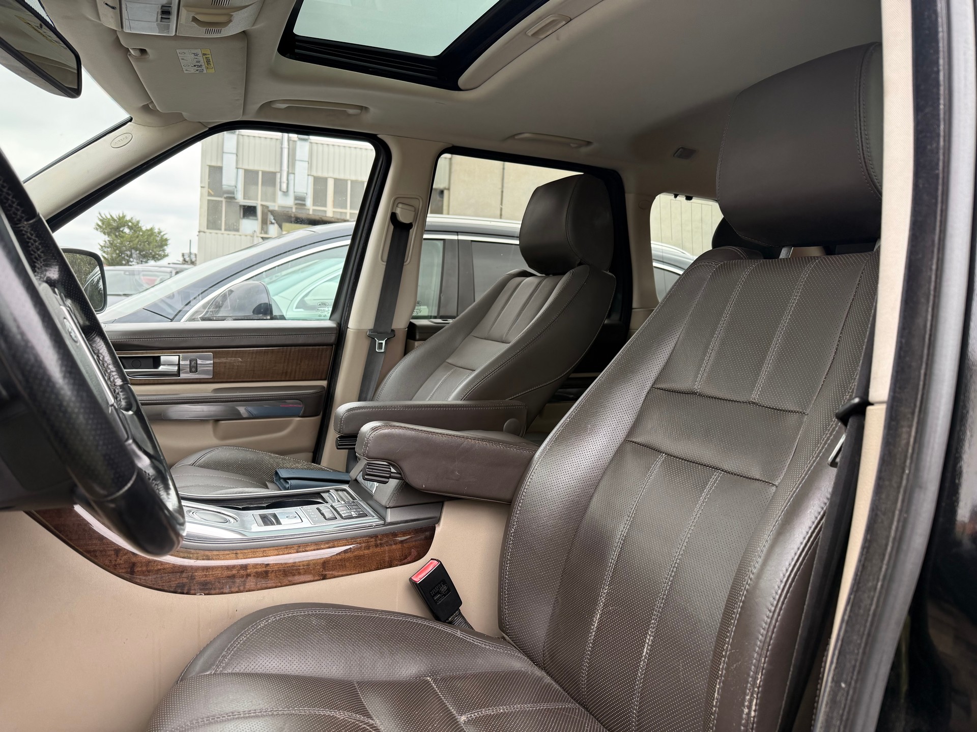 LAND ROVER Range Rover Sport 3.0 TDV6 Autobiography Automatic-image-6